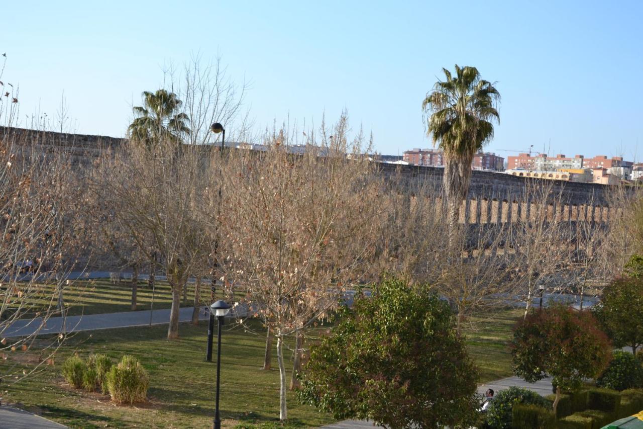 Apartamento Acueducto, Tres Dormitorios Y Parking Gratis Mérida Eksteriør bilde