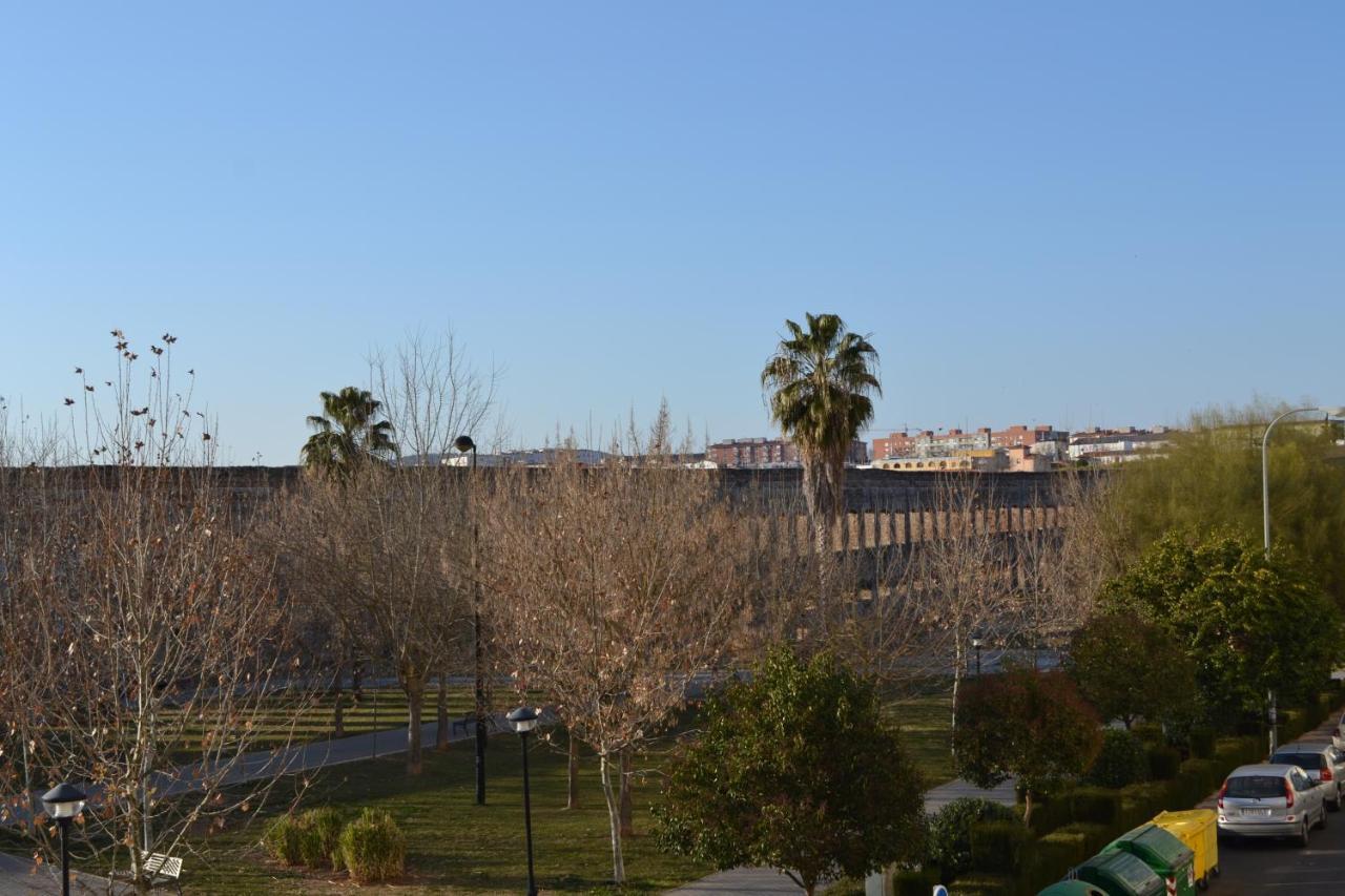 Apartamento Acueducto, Tres Dormitorios Y Parking Gratis Mérida Eksteriør bilde